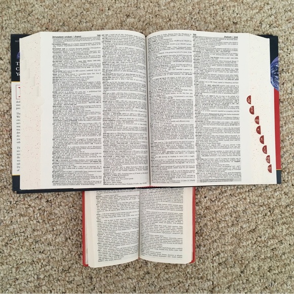 Webster Dictionary & Pocket Thesaurus Set - Picture 7 of 7